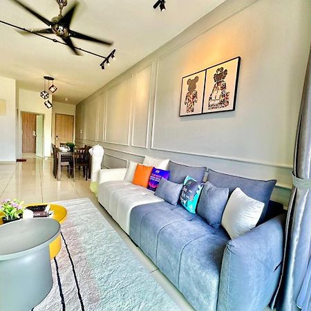 Seasons Luxury Apartment By Jk Home Джохор Бахру Екстериор снимка