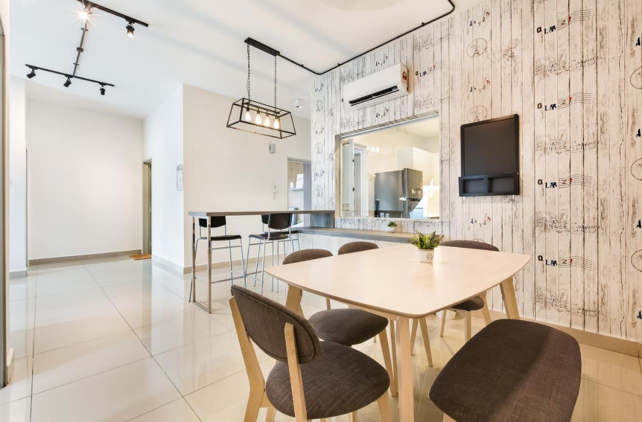 Seasons Luxury Apartment By Jk Home Джохор Бахру Екстериор снимка