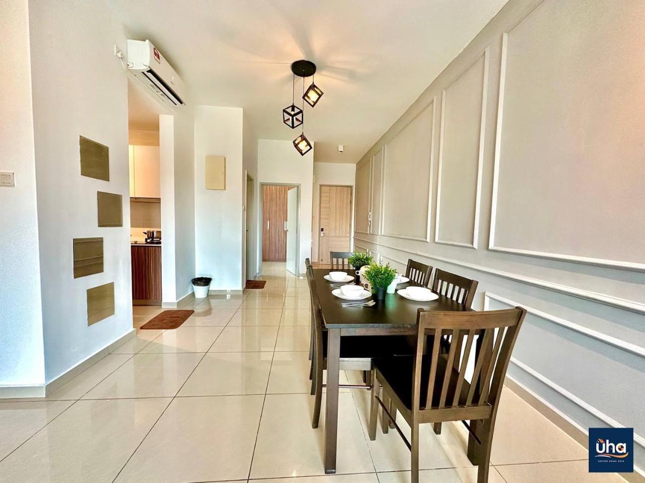 Seasons Luxury Apartment By Jk Home Джохор Бахру Екстериор снимка