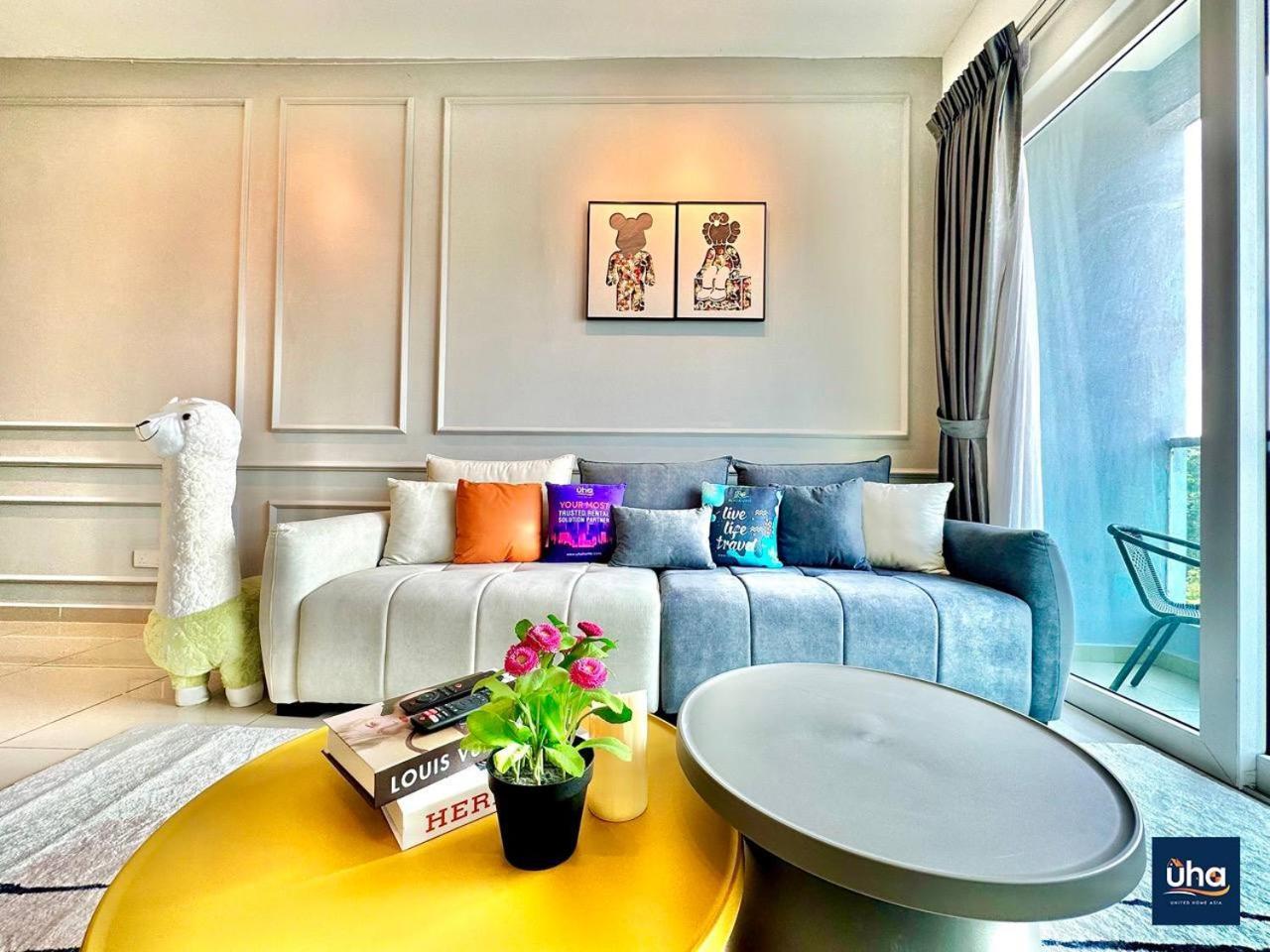 Seasons Luxury Apartment By Jk Home Джохор Бахру Екстериор снимка
