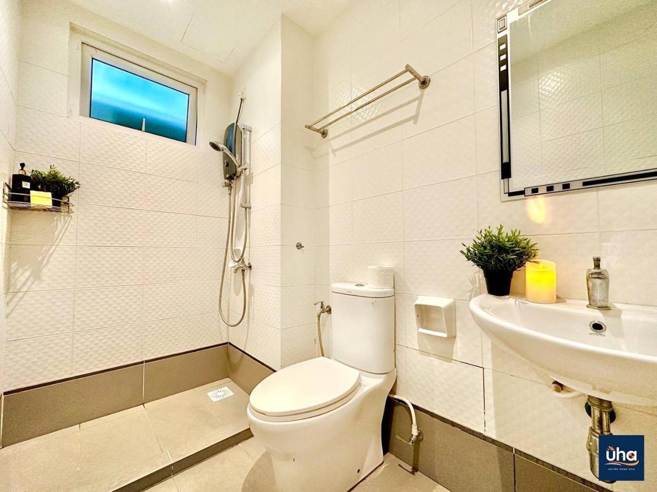 Seasons Luxury Apartment By Jk Home Джохор Бахру Екстериор снимка