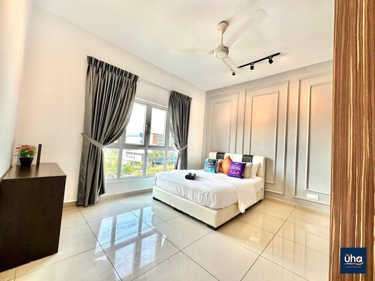 Seasons Luxury Apartment By Jk Home Джохор Бахру Екстериор снимка
