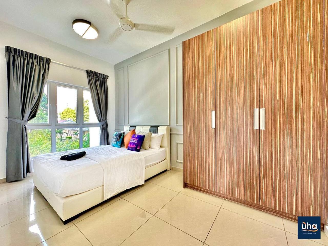 Seasons Luxury Apartment By Jk Home Джохор Бахру Екстериор снимка
