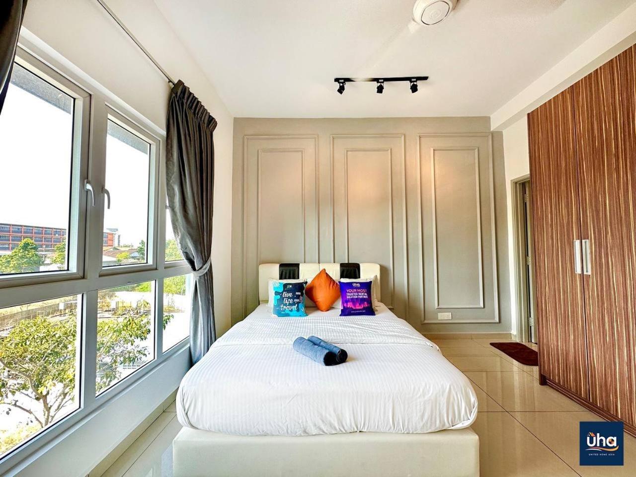 Seasons Luxury Apartment By Jk Home Джохор Бахру Екстериор снимка